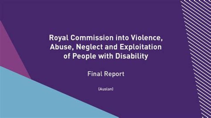 Who runs a royal commission?
