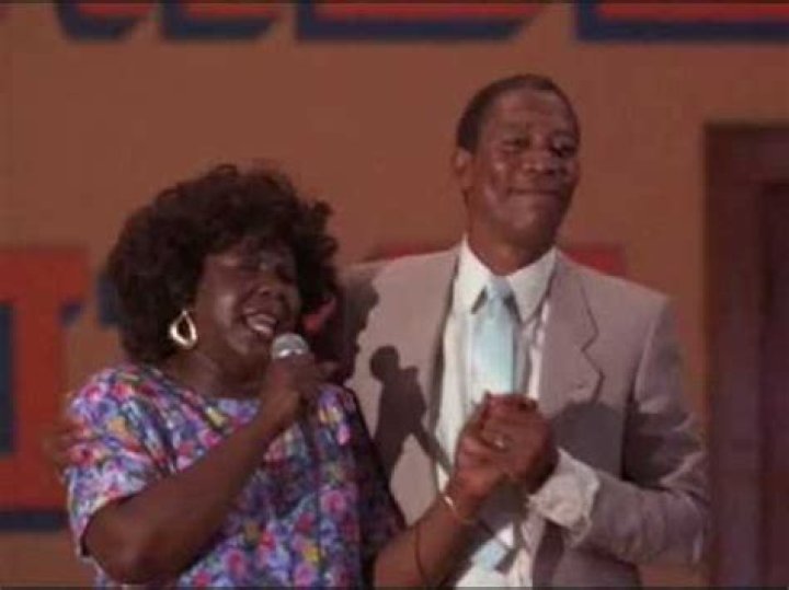 Who sang Lean on Me in the 90s?
