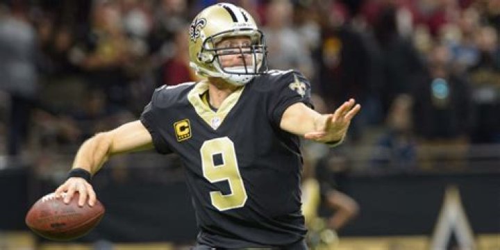 Who was the quarterback for New Orleans before Drew Brees?