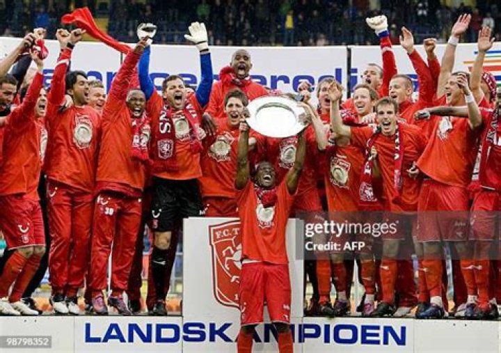 Who won the Dutch football league?