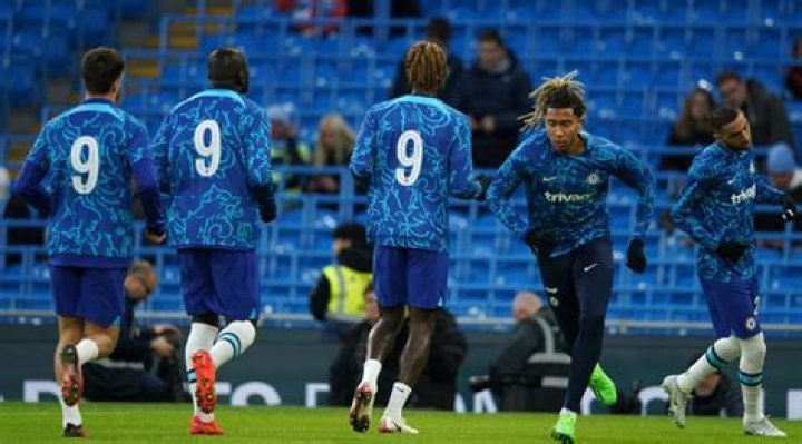 Who wore number 9 Man City?