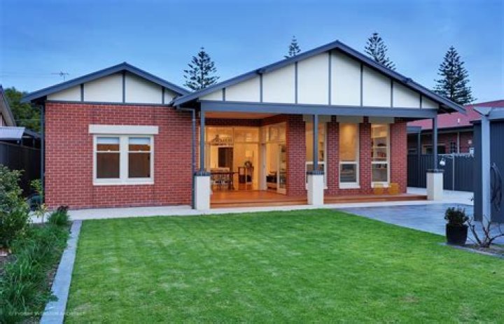 Why are most houses in Australia bungalows?