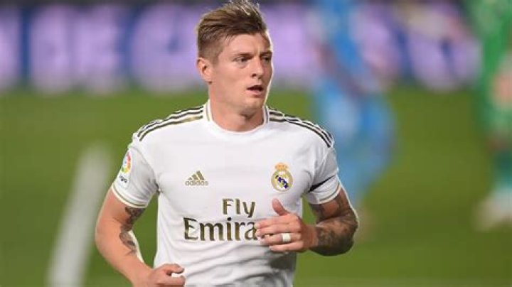 Why did Kroos leave Bayern?