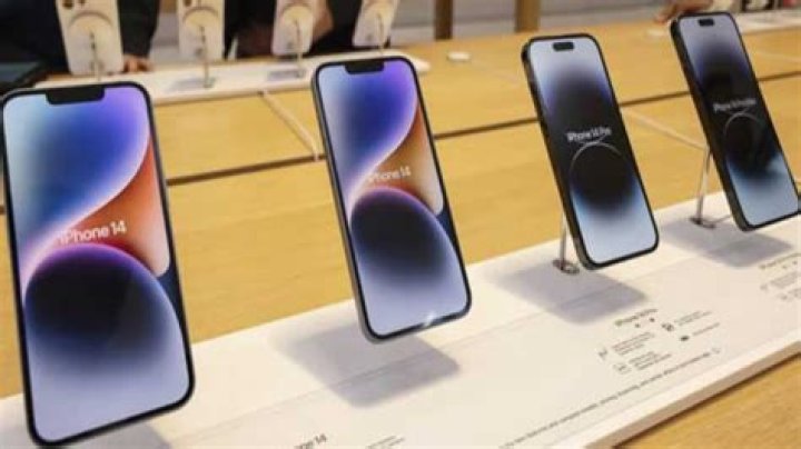 Why do celebrities use Apple?