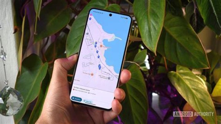 Why does Google Maps say unable to refresh location?