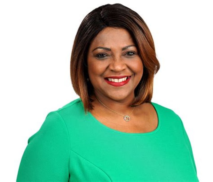 Why is Sandra Chapman leaving WTHR?