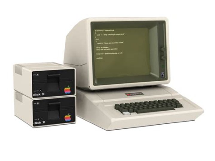 Why was the Apple 2 known as the people's computer?