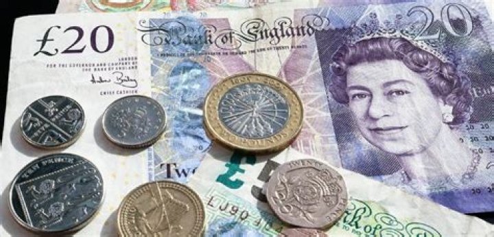 Wie viel kosten 100 englische Pfund?