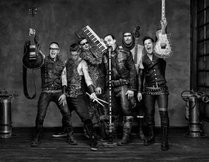 Wie viele Mitglieder hat Rammstein?